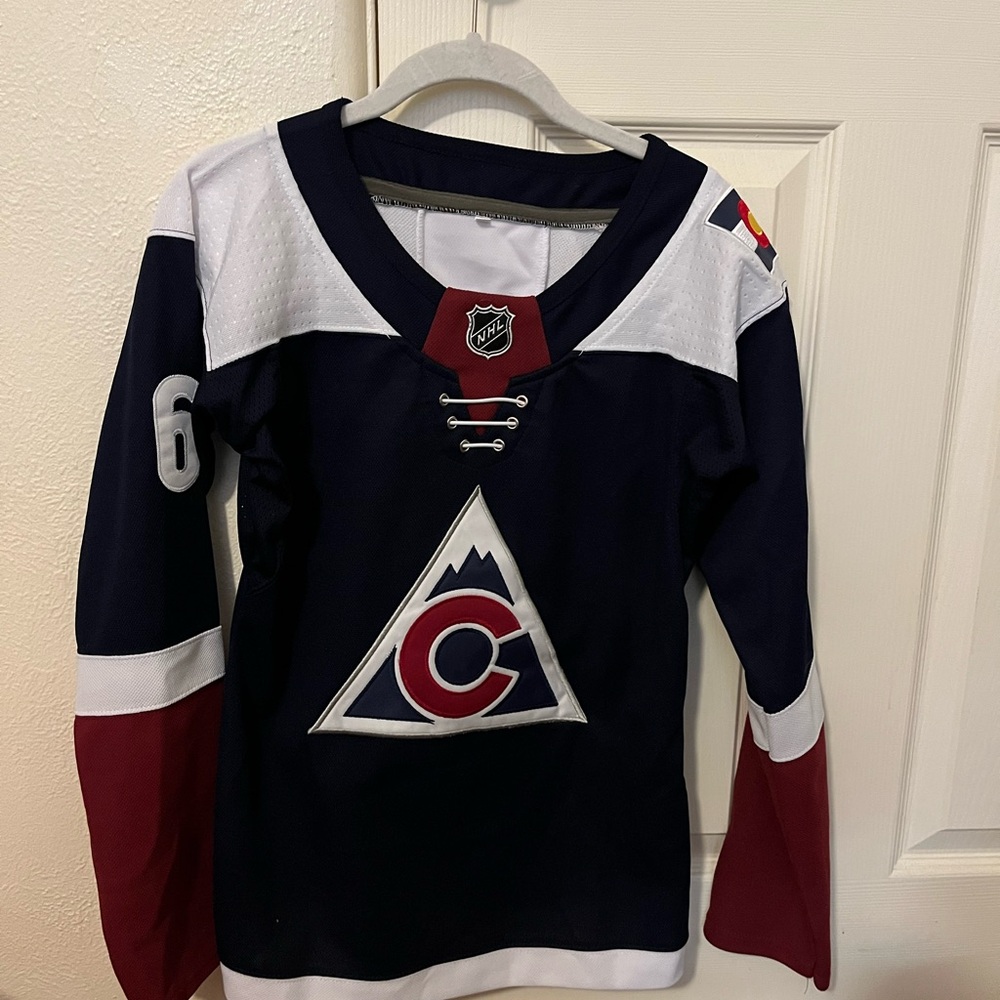 Colorado Avalanche Eric Johnson (6) Jersey